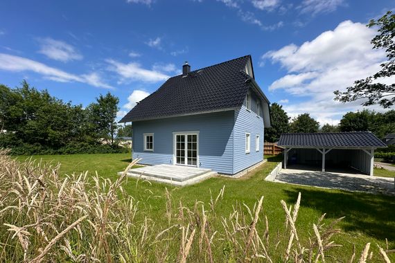 Traumhaftes neu erbautes Einfamilienhaus mit Grundstück in Salzhaffnähe