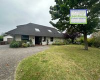 Einfamilienhaus mit Pool und Weitblick